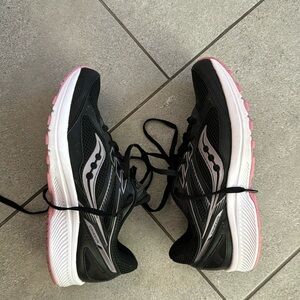 Black saucony sneakers